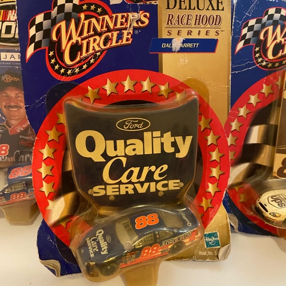 NASCAR Winner’s Circle 2000 Dale Jarrett - Dice-cast Car - 4 - Picture 5 of 5